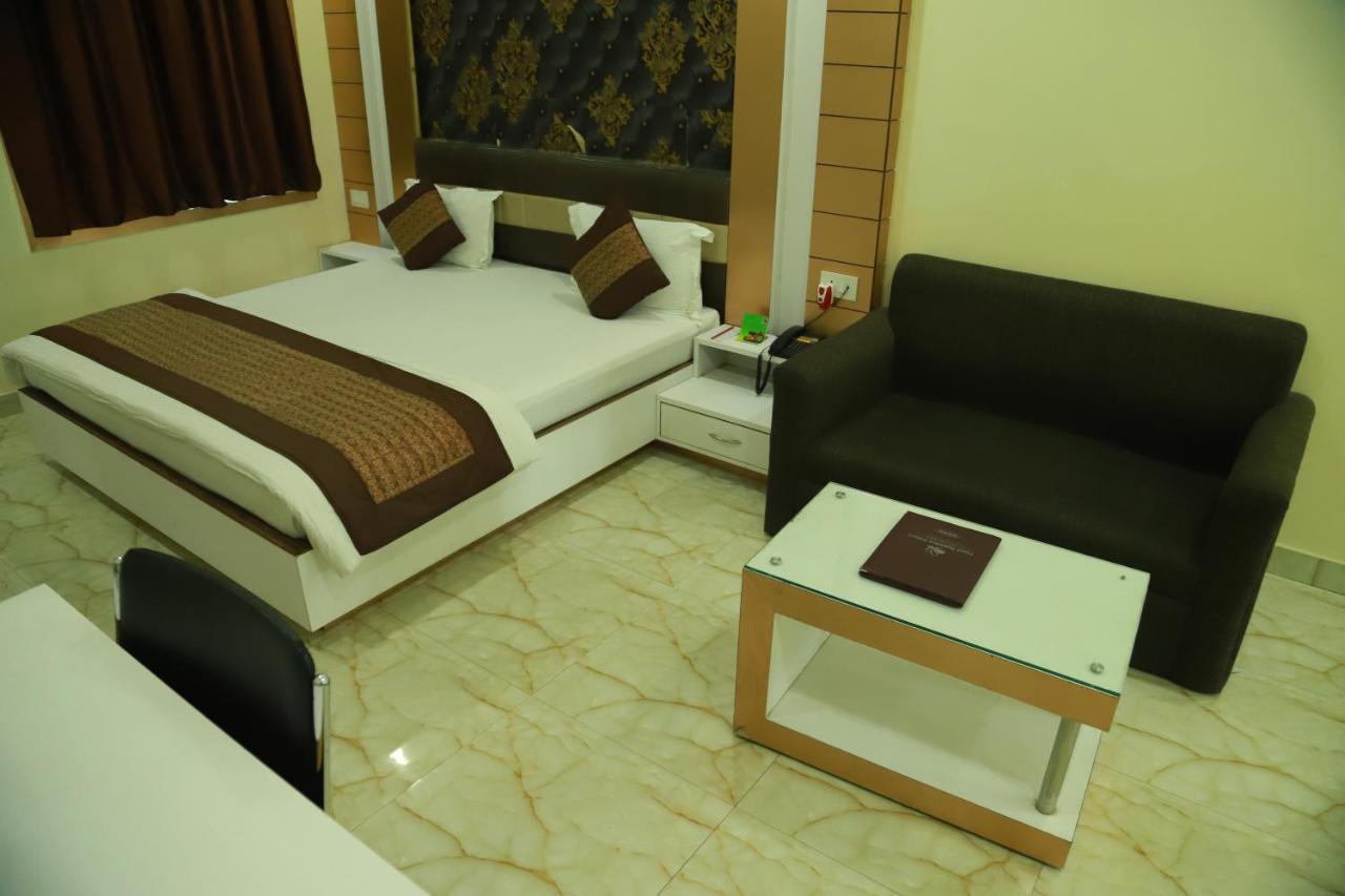 Hotel Sukhdeo Palace ガヤー エクステリア 写真